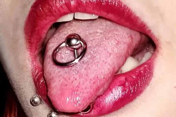 Tongue Piercing on Ibiza (6)