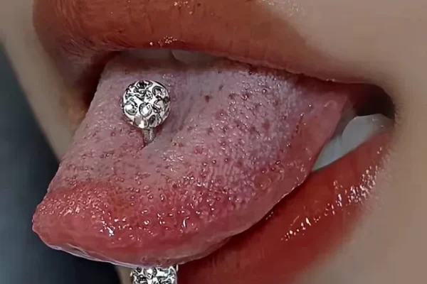 Tongue Piercing on Ibiza (7)